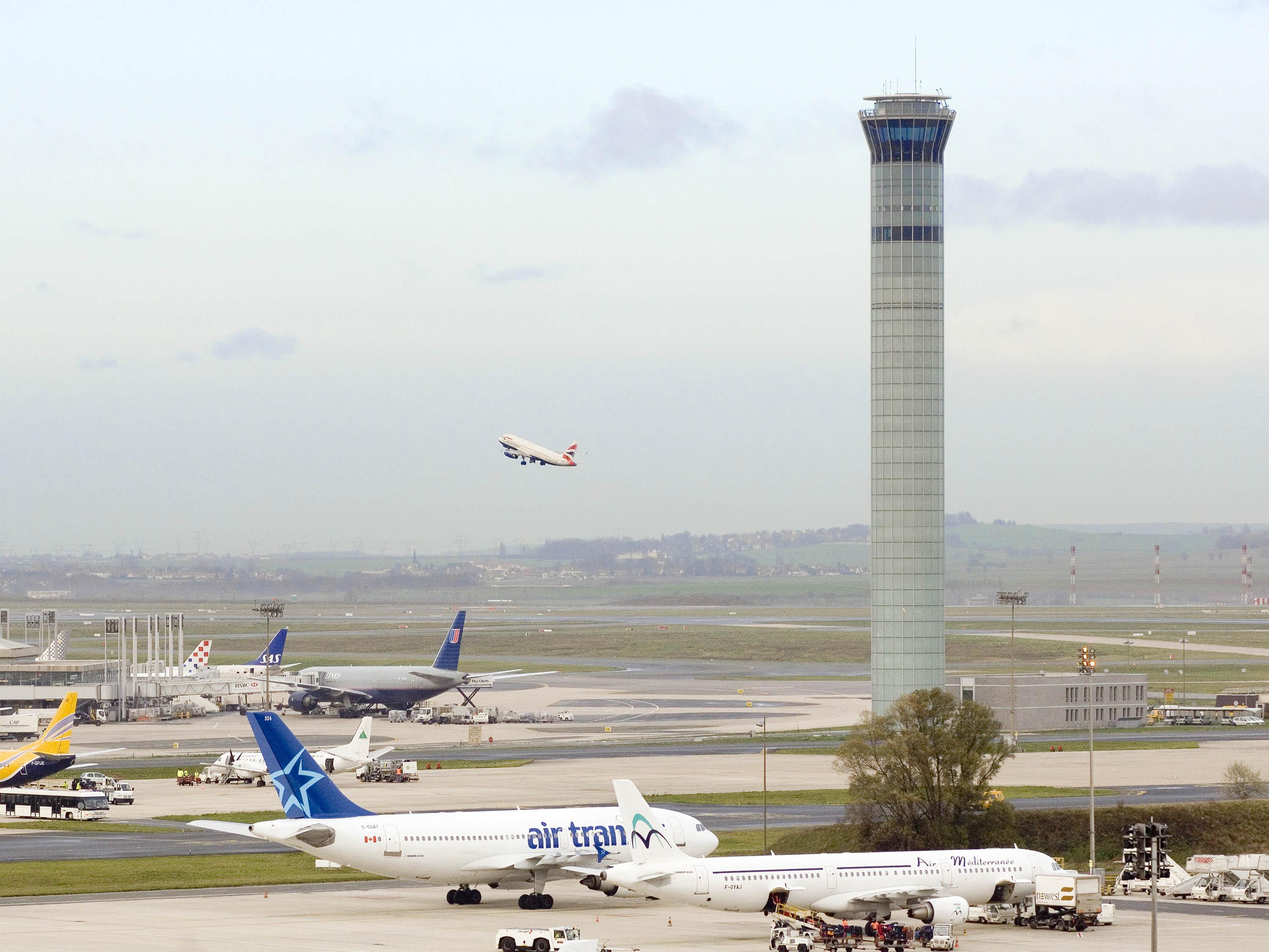 Отель Ibis Paris Coeur D'Orly Airport Экстерьер фото